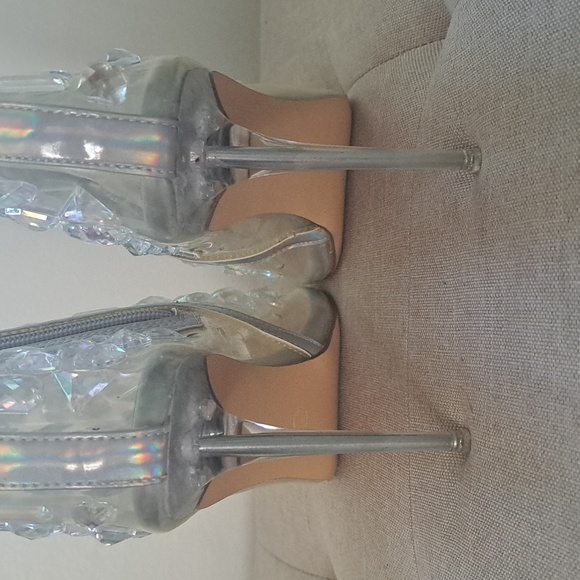 Steve Madden Jentt Iridescent Gemstone Booties - Picture 4 of 4